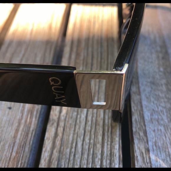 Quay polarized Sunglasses no scratches, no case - Picture 7 of 9